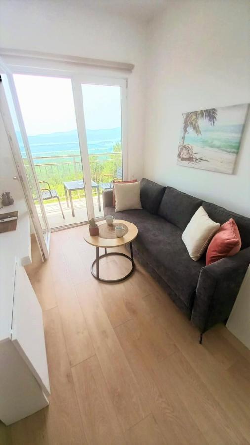 Cozy Apartments With Pool And Splendid Seaview Kavac Экстерьер фото